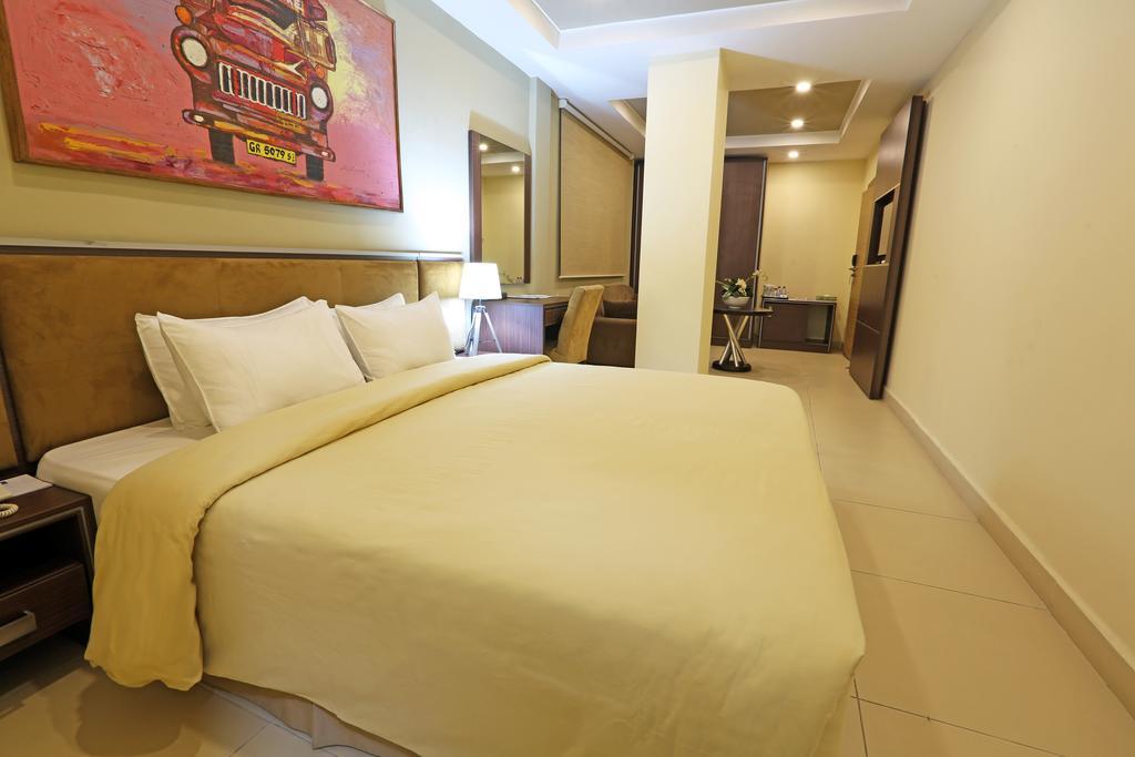 Frankie'S Foods And Rooms Accra Eksteriør bilde