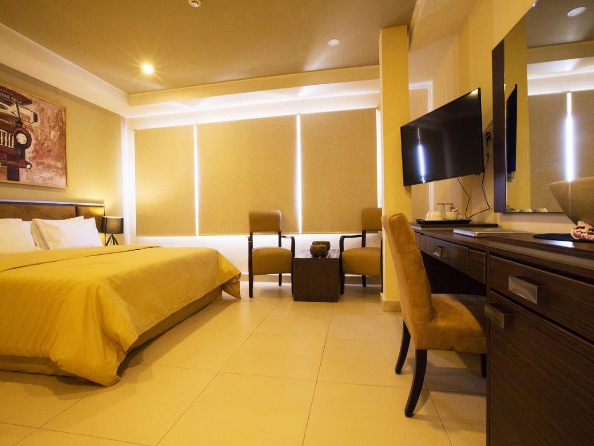 Frankie'S Foods And Rooms Accra Eksteriør bilde