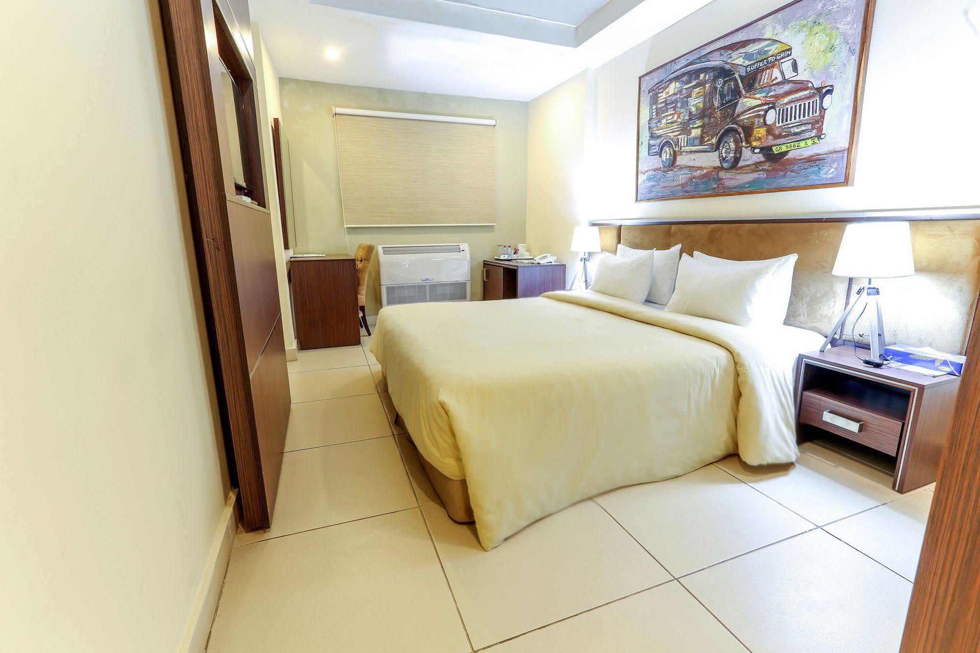 Frankie'S Foods And Rooms Accra Eksteriør bilde