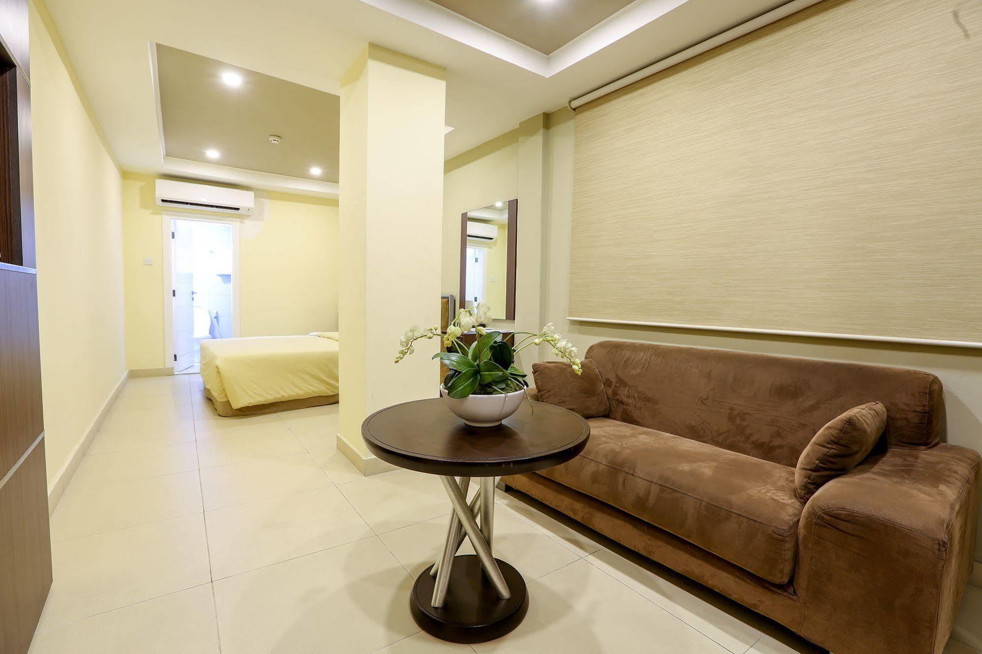Frankie'S Foods And Rooms Accra Eksteriør bilde