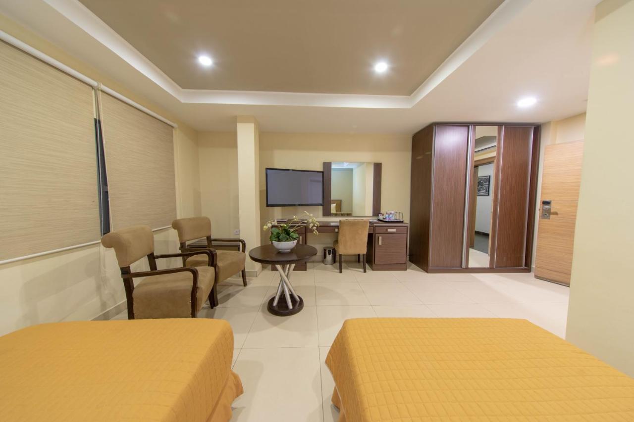 Frankie'S Foods And Rooms Accra Eksteriør bilde
